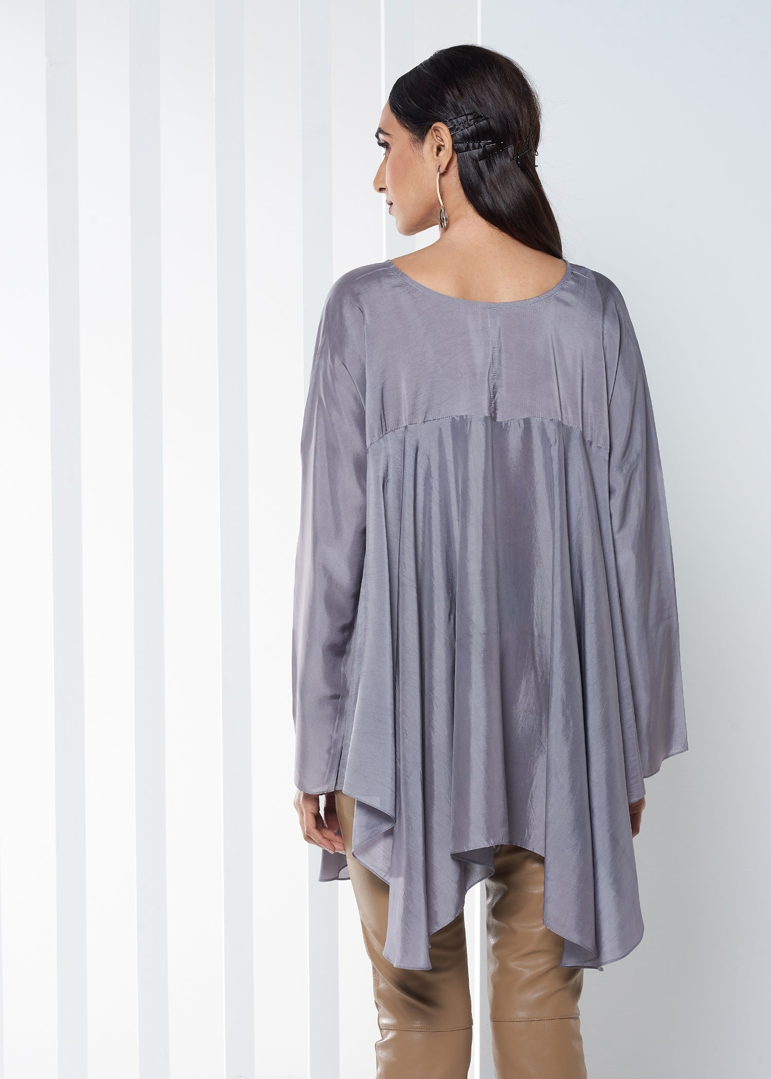 DRAPED MOTIF GREY TOP