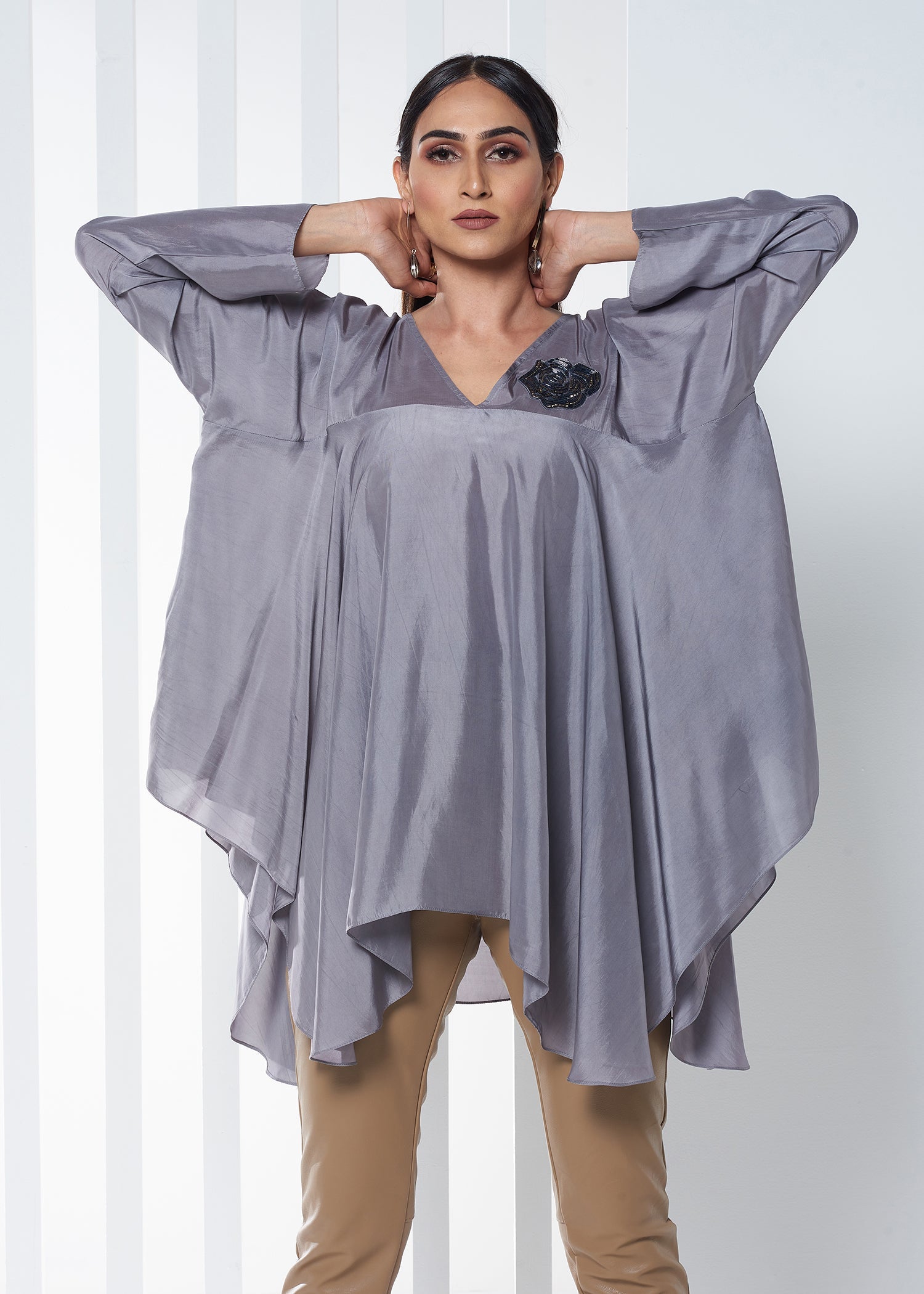 DRAPED MOTIF GREY TOP