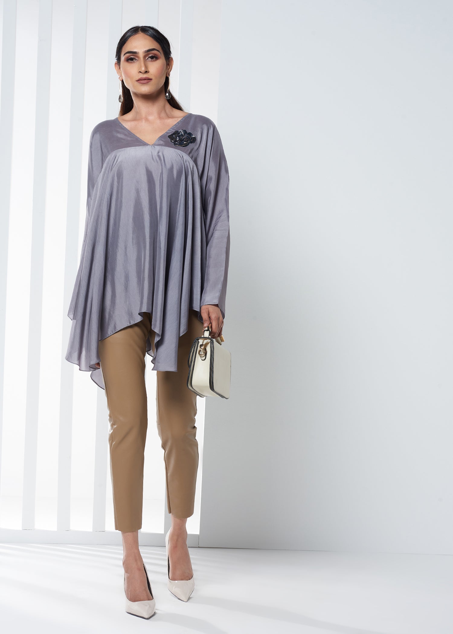 DRAPED MOTIF GREY TOP